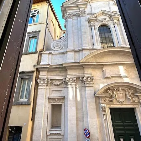 The Grand Tour Couette-café Rome